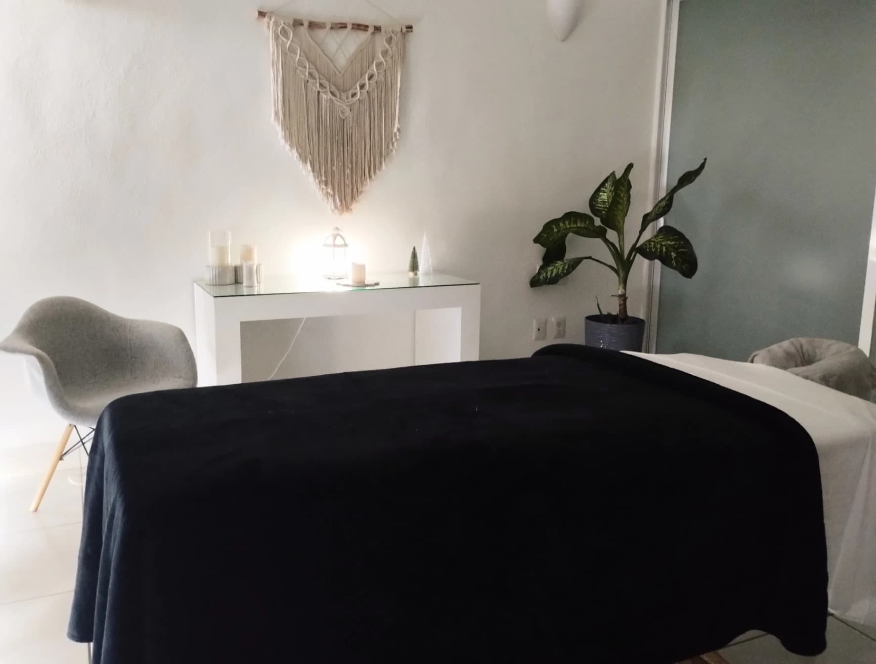 Denisse Zermeno -cover-picture