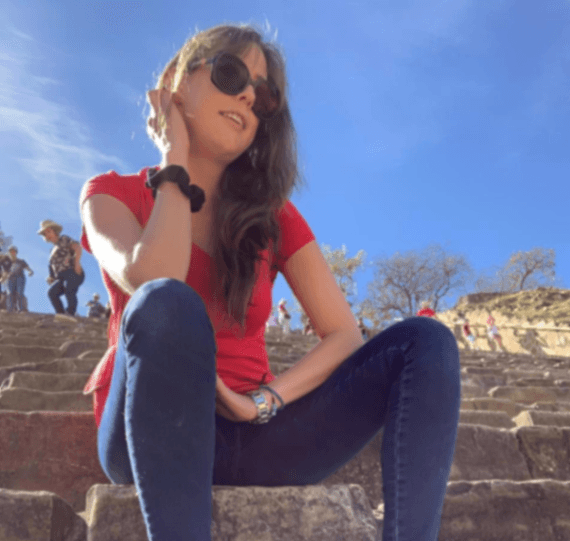 Marianne Romanello Andrade-cover-picture